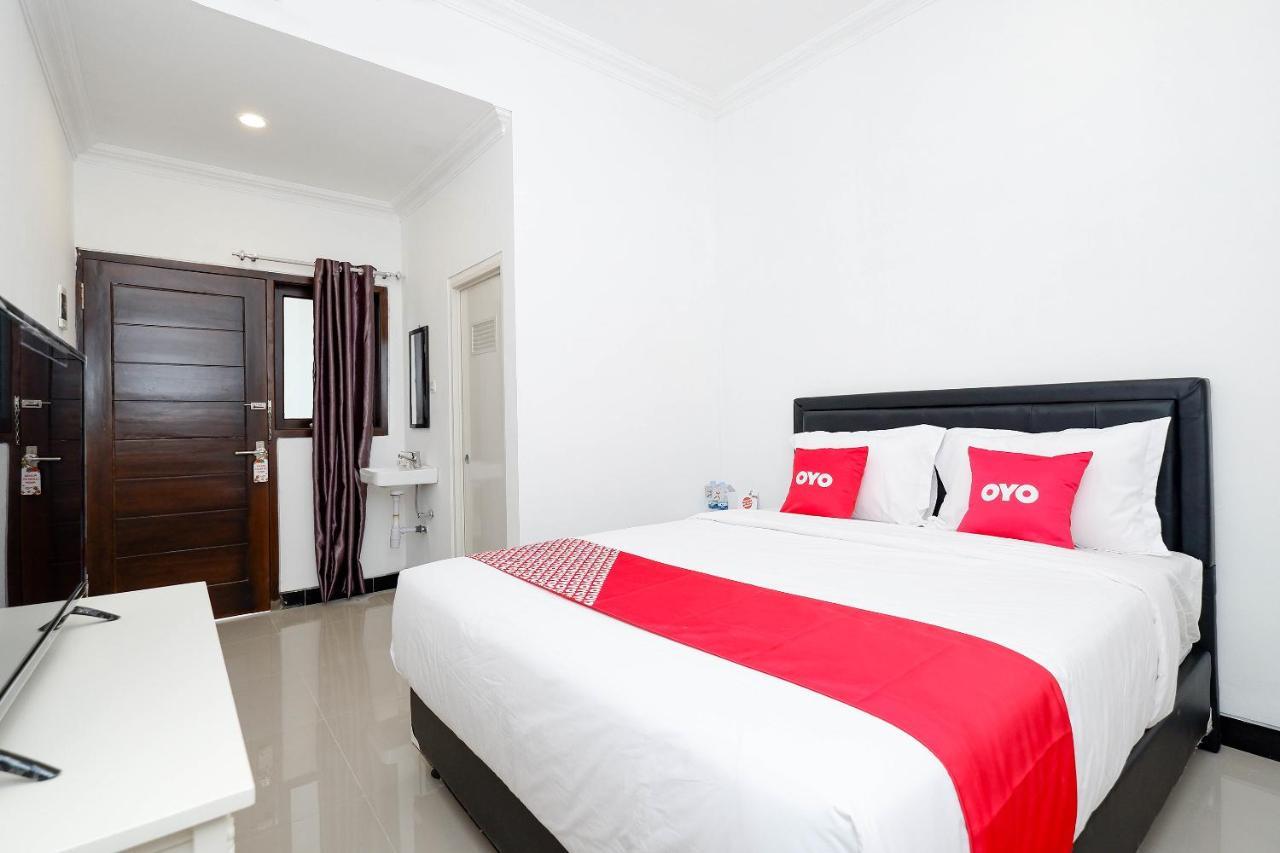 Oyo 1611 Four D'Home Surakarta  Exterior photo