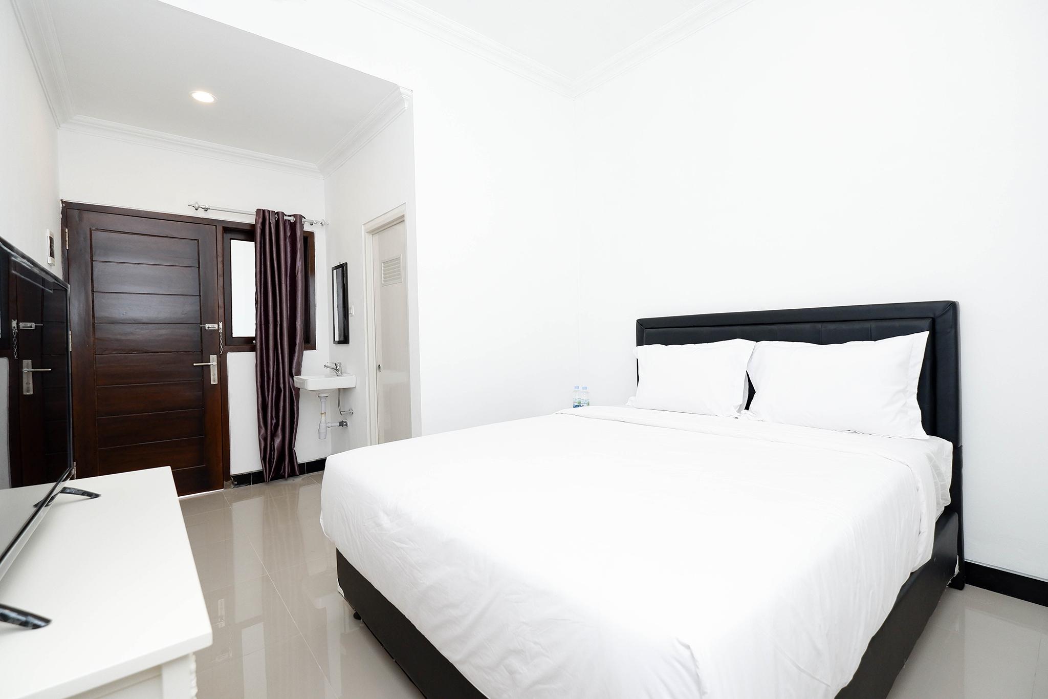 Oyo 1611 Four D'Home Surakarta  Exterior photo
